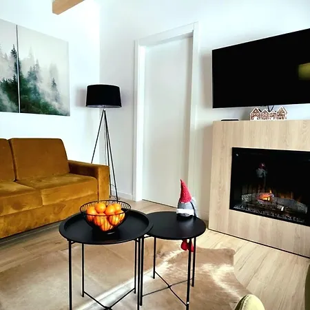 Snjezna Carolija Lux Τζαχορίνα